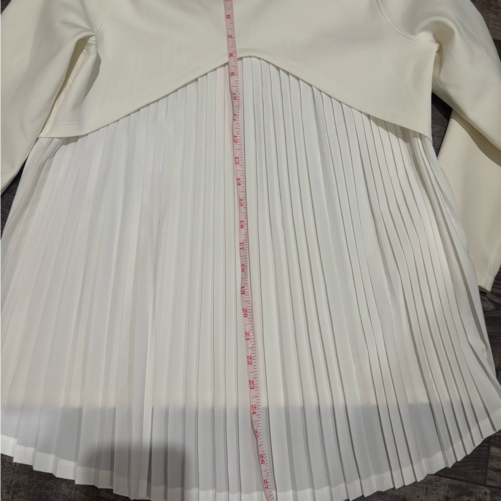 Lululemon Athletica White Pleated Back Blouse - Picture 8 of 12